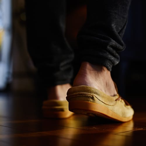 lifestyle image of Easymoc Moccasin