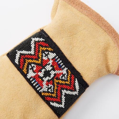 laydown image of Muchu Chhish - Short Cuff Glove