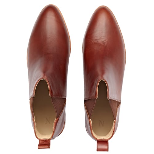 laydown image of Chelsea Boot - Women's