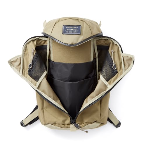 laydown image of 1000D Urban Assault - 21L - Huckberry Exclusive