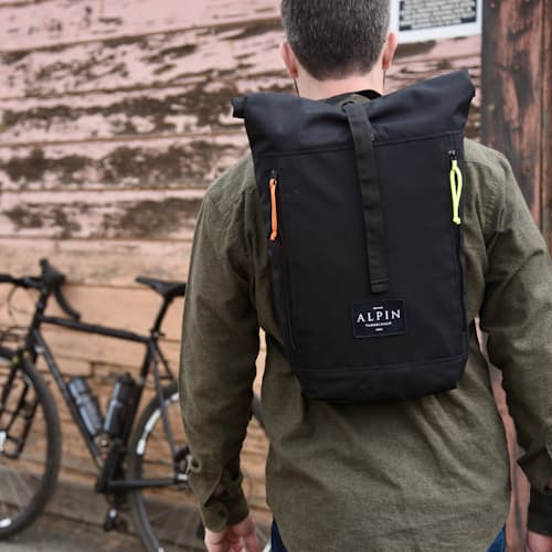 laydown image of Metro Pack