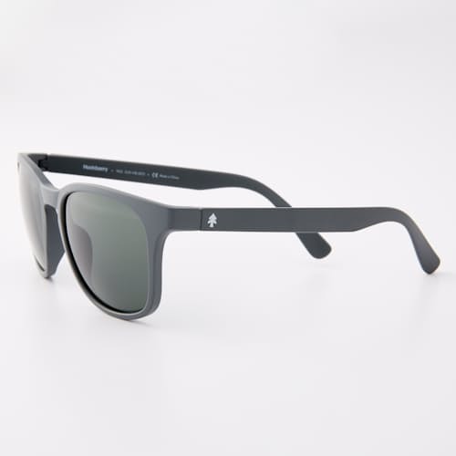 laydown image of Weekenders Sunglasses