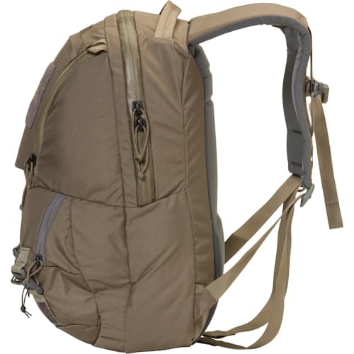 laydown image of Rip Ruck 24L