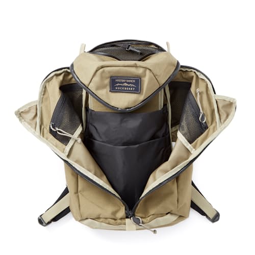 laydown image of 1000D Urban Assault - 21L - Huckberry Exclusive