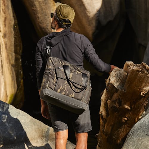 laydown image of 500D Drift Tote - 28L