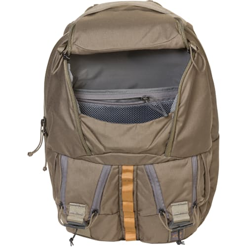 laydown image of Rip Ruck 24L