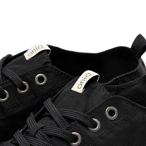 laydown image of Montrose Shoe