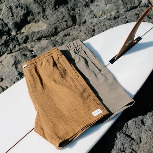 laydown image of Textured Linen Jam Short - 6"